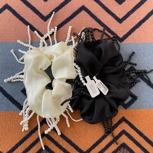 NWT Anthropologie Pearl Scrunchie Set